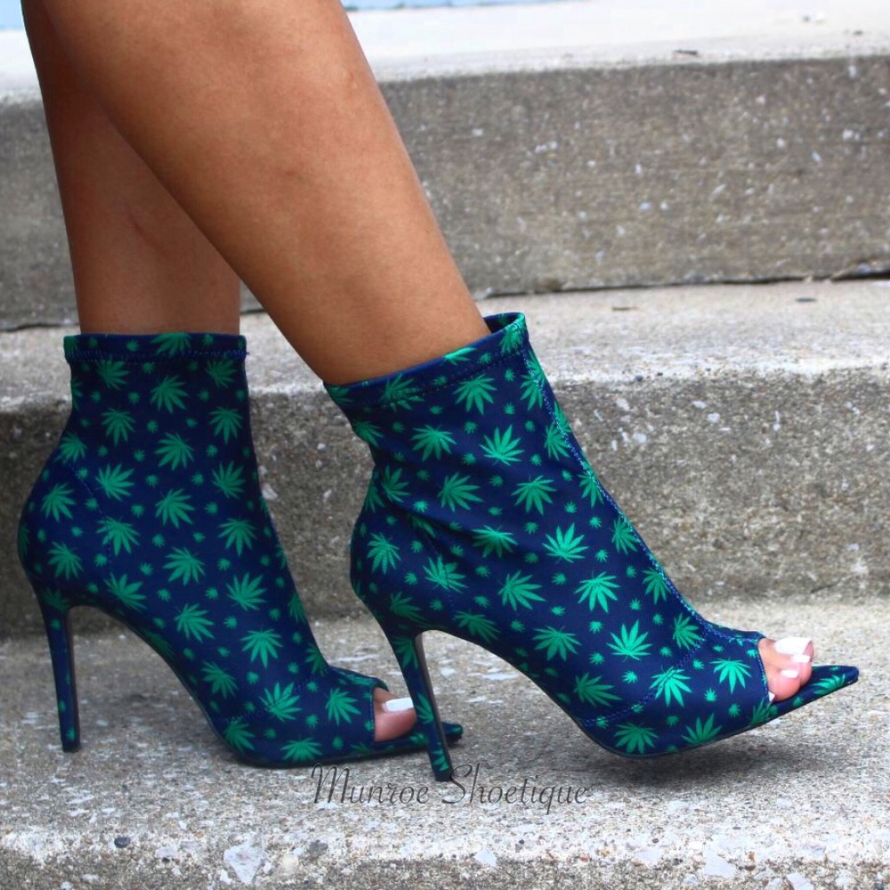 Leaf Print Pointy Open Toe Heel Booties